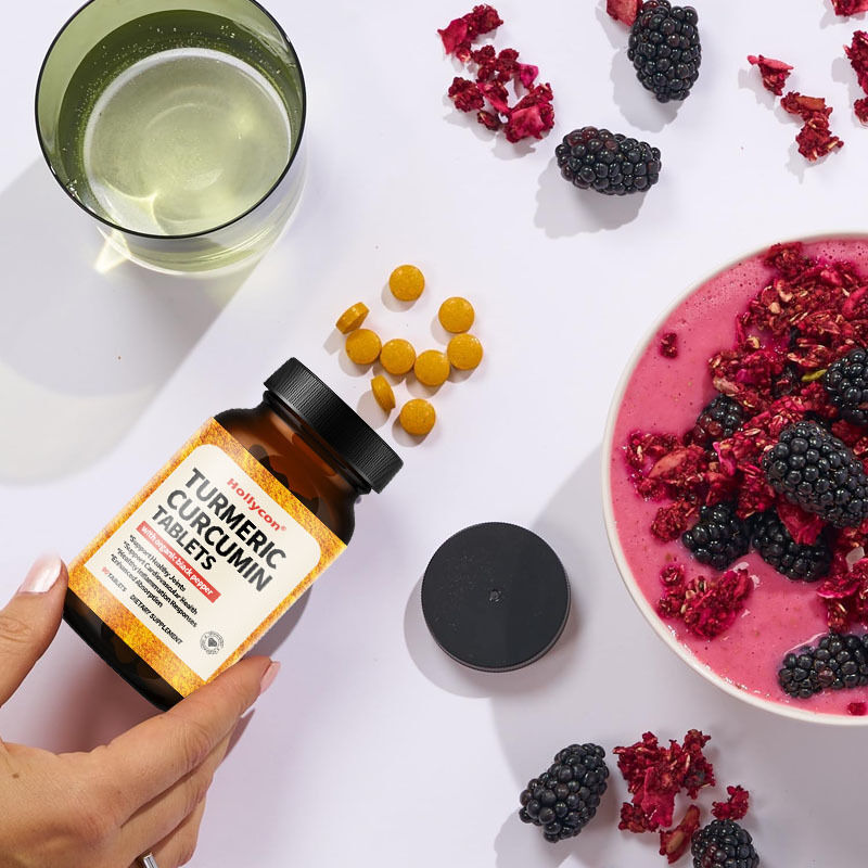 OEMオーガニックターメリッククルクミンサプリメント 1350mg 各 自然な関節サポート ブラックペッパー吸収用 ターメリッククルクミンタブレット